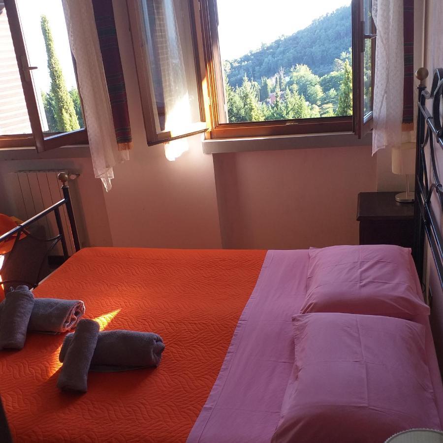 Podere"Sulle Soglie Del Bosco" Appartament And Rooms Pescia Buitenkant foto