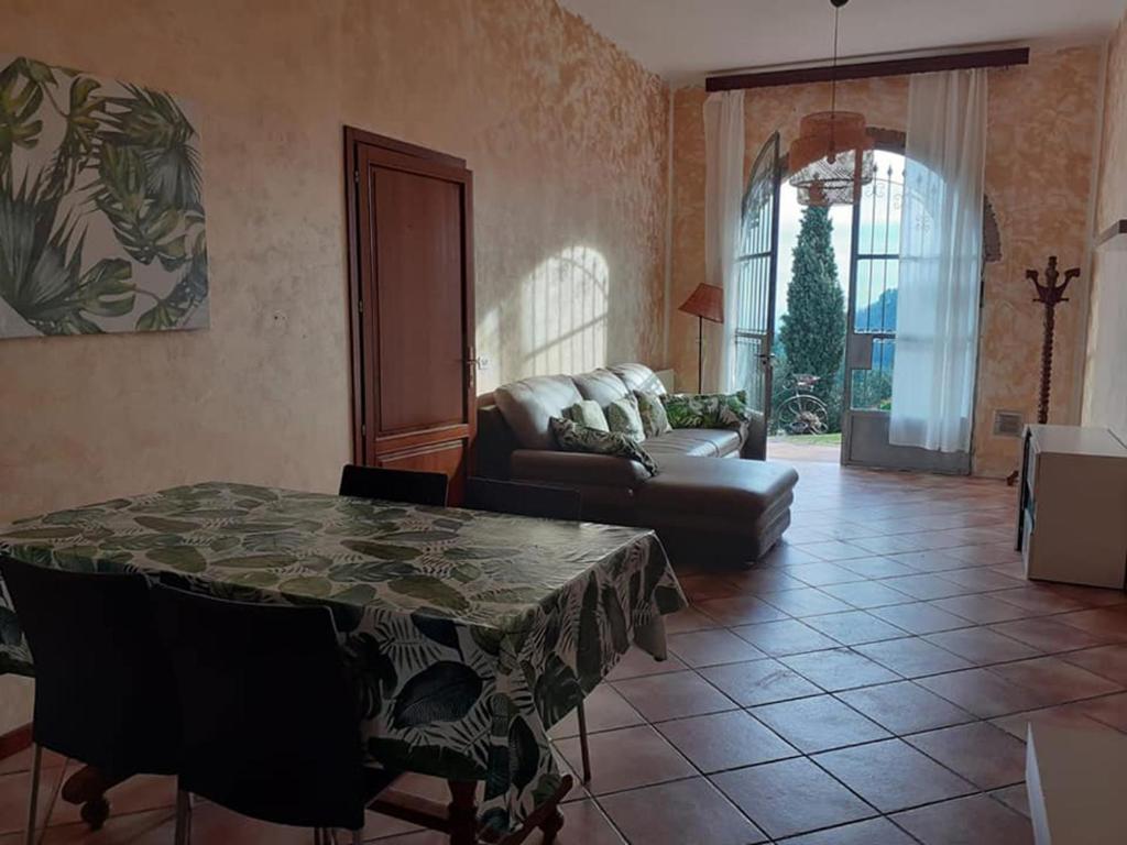 Podere"Sulle Soglie Del Bosco" Appartament And Rooms Pescia Buitenkant foto
